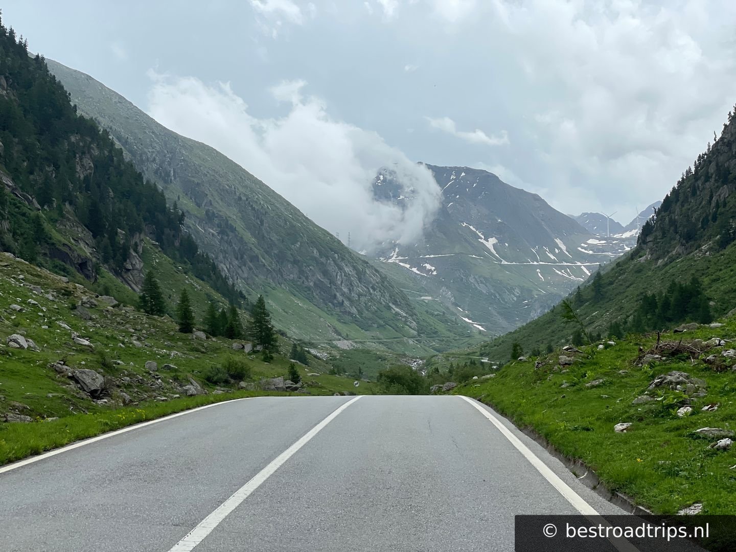 Nufenen Pass